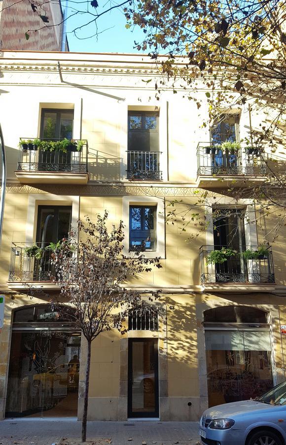 Ten To Go Hostel Barcelona Exterior photo